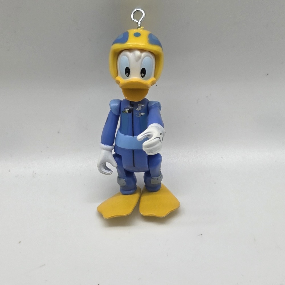 VTG Disney Donald Duck Roadster Racers Figure Keychain Backpack‎ Tag Ornament